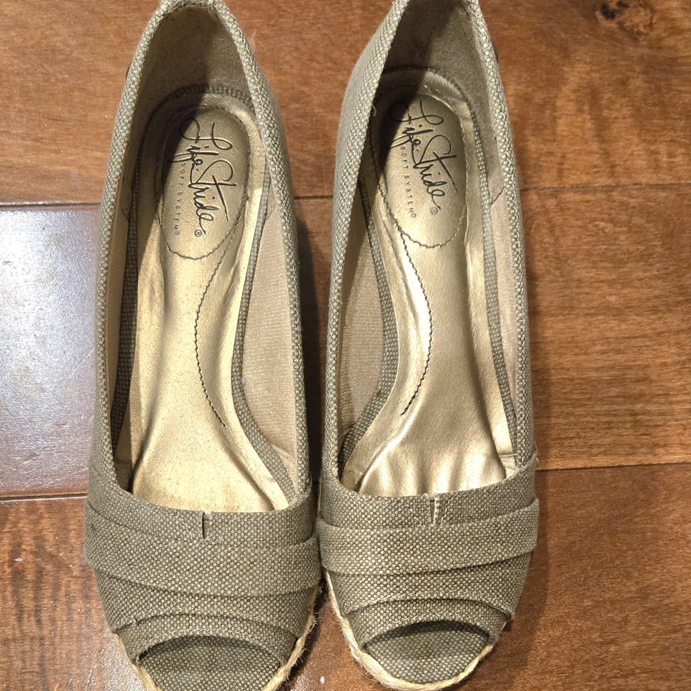 Life Stride Stylish Olive Peep-Toe Wedges